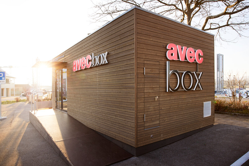 — avec box —